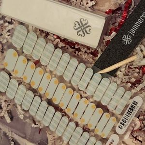 🐥Buttercup Stroll Jr🐥 Jamberry Nail Wraps NWOT